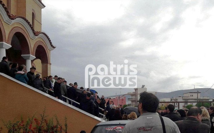 Θρήνος και οδύνη στην κηδεία ενός εκ των θυμάτων της πλημμύρας στη Μάνδρα